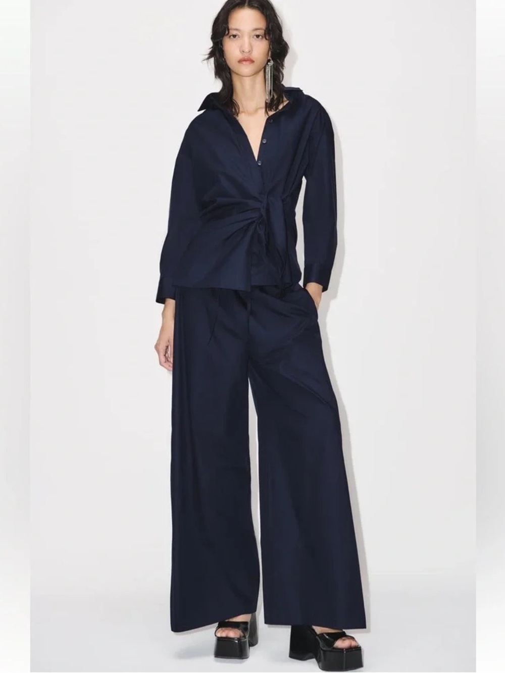NWT ZARA navy blue wide-leg poplin trousers. Size Medium
